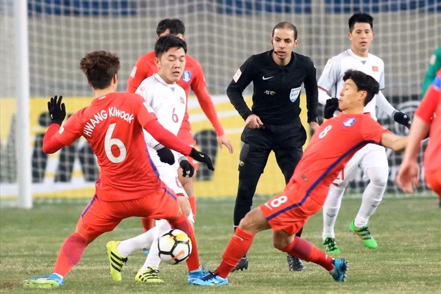 Trọng tài Alkhudhayr Turki Mohammed, người từng bắt nhiều trận đấu ở các cấp đội tuyển của Việt Nam sẽ điều khiển trận đấu giữa Indonesia và Việt Nam vào ngày 15/10.