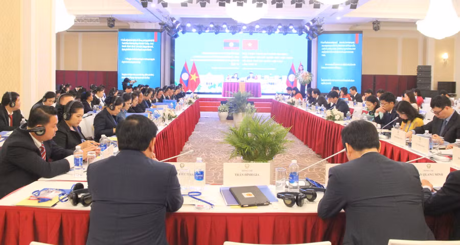 Hội thảo tập trung thảo luận sâu về nghiệp vụ của 2 Ban Thư ký, nhất là các đổi mới công tác phục vụ kỳ họp Quốc hội. Hội thảo tập trung thảo luận sâu về nghiệp vụ của 2 Ban Thư ký, nhất là các đổi mới công tác phục vụ kỳ họp Quốc hội.