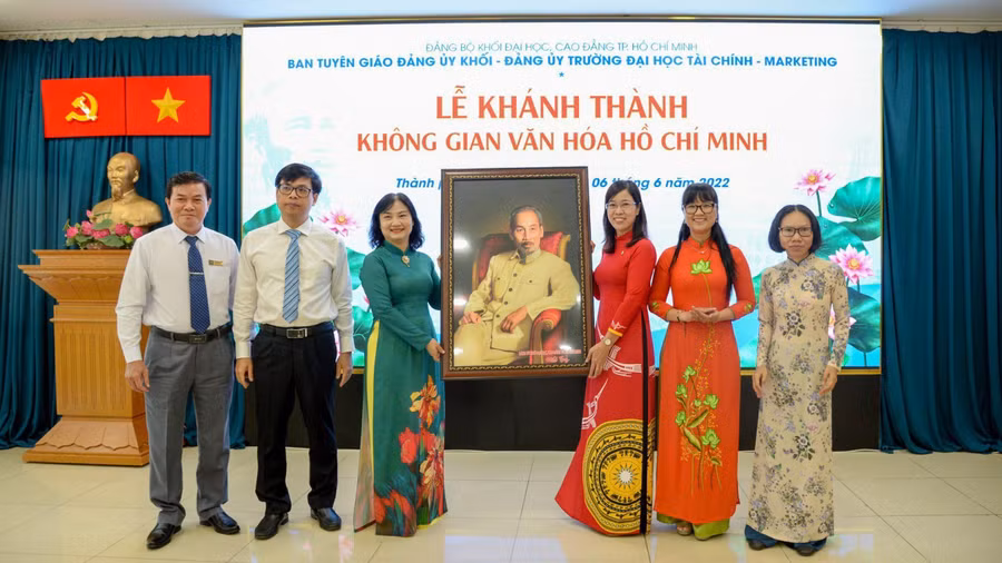 Đảng uỷ Trường Đại học Tài chính – Marketing(UFM) vừa ra mắt Không gian văn hóa Hồ Chí Minh tại trường