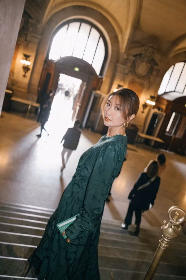 mua giang sinh, day la 4 gam mau trang phuc nang nao cung nen co - 12