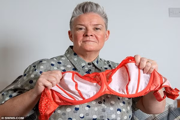 Cảnh báo nguy hiểm từ việc mặc áo ngực quá chật ảnh 1 quy-ba-gap-hoa-vi-ao-nguc-bo-sat