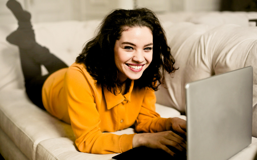 Hãy chắc chắn rằng bạn viết các bài luận phù hợp với các giá trị mà nhà tài trợ học bổng mong muốn. (Ảnh: ITN) Hãy chắc chắn rằng bạn viết các bài luận phù hợp với các giá trị mà nhà tài trợ học bổng mong muốn. (Ảnh: ITN)