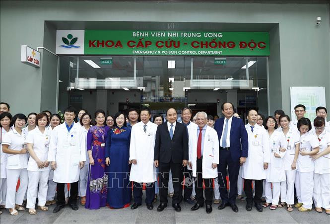Thủ tướng Nguyễn Xuân Phúc dự Lễ kỷ niệm 50 năm xây dựng và Phát triển Bệnh viện nhi Trung ương ảnh 6 Chú thích ảnh