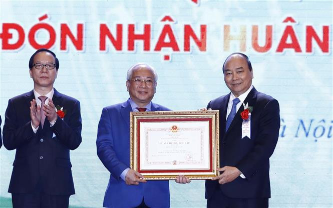 Thủ tướng Nguyễn Xuân Phúc dự Lễ kỷ niệm 50 năm xây dựng và Phát triển Bệnh viện nhi Trung ương ảnh 3 Chú thích ảnh