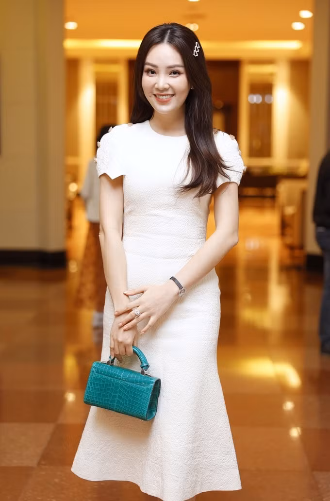 Á hậu Thụy Vân có mặt từ sớm.