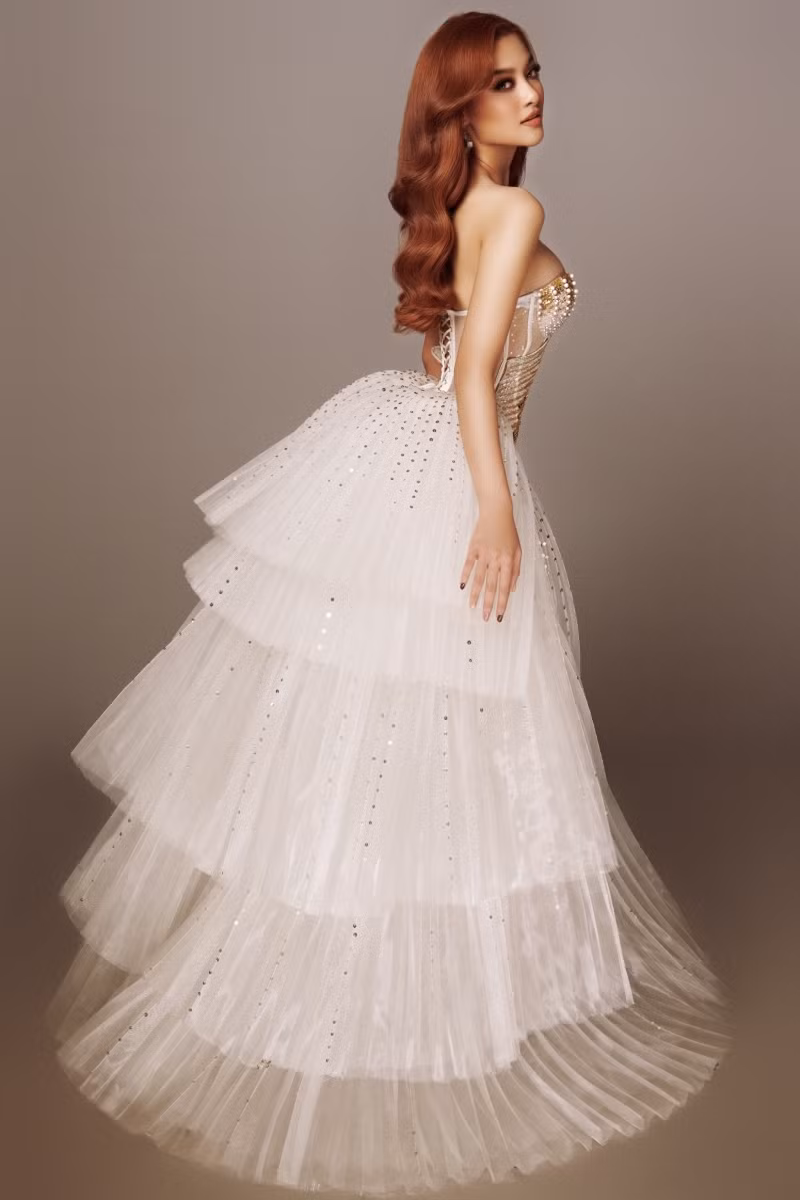 Á hậu Kiều Loan trong vai trò HLV