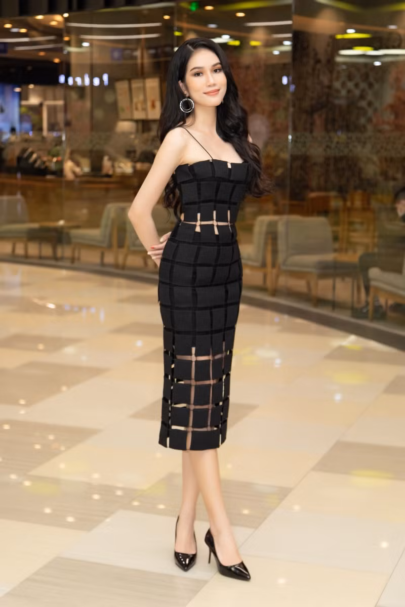 Á hậu Phương Anh