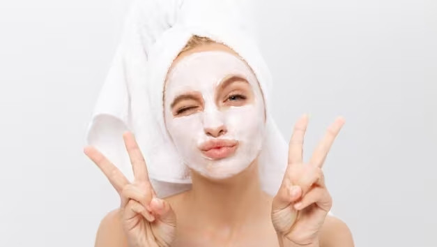 Vitamin C không chỉ cải thiện kết cấu da mà còn có khả năng chống nắng. (Ảnh: ITN).