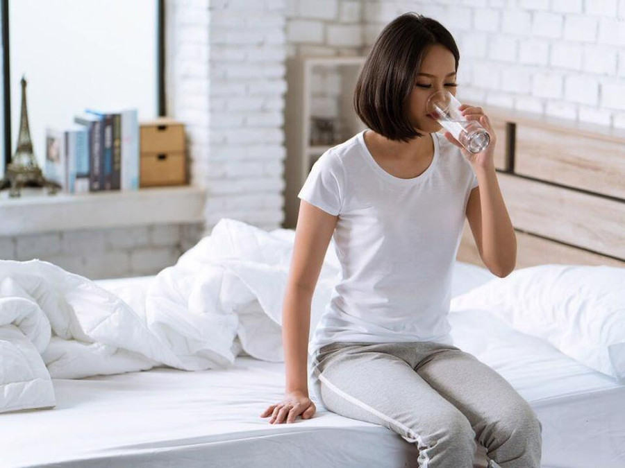 Uống một ly nước ngay khi thức dậy buổi sáng là cách hoàn hảo để bắt đầu ngày mới. Ngoài việc giúp bổ sung nước, nó cũng làm cho bạn cảm thấy tươi vui hơn và tràn đầy năng lượng. Uống một ly nước ngay khi thức dậy buổi sáng là cách hoàn hảo để bắt đầu ngày mới. Ngoài việc giúp bổ sung nước, nó cũng làm cho bạn cảm thấy tươi vui hơn và tràn đầy năng lượng.