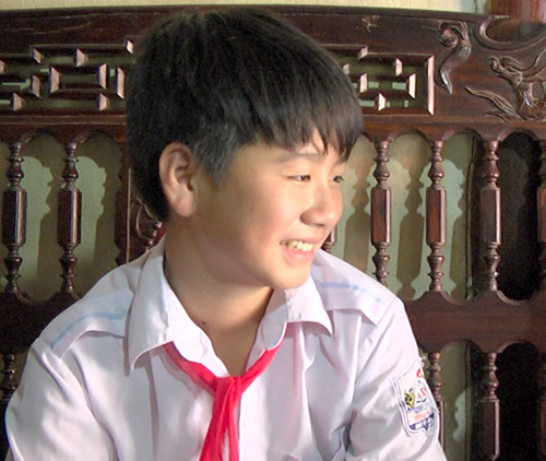 Em Nguyễn Công Minh tấm gương “nhặt được của rơi, trả người đánh mất”
