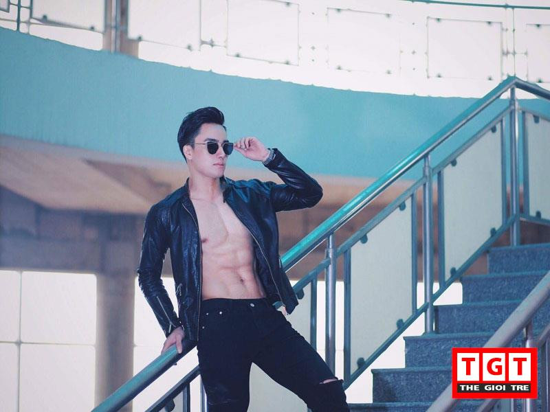 Chàng vũ công 6 múi đẹp trai ở Thủ đô