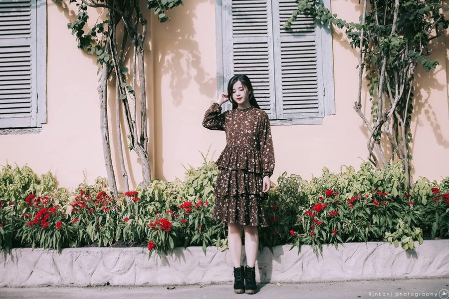 Sau một thời gian trải nghiệm nhiều vai trò như diễn viên, người mẫu, đóng quảng cáo, ca hát, hiện tại, cô nàng 9X gắn bó với nghề bình luận game (stream game). Nhan sac xinh dep cua nu binh luan vien game tren mang hinh anh 2