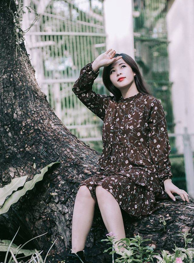 Trên trang cá nhân, cô gái này có hơn 45.000 người theo dõi và đây cũng chính là lượng fan hùng hậumỗi khi cô nàng stream game ở kênh TalkTV. Nhan sac xinh dep cua nu binh luan vien game tren mang hinh anh 12