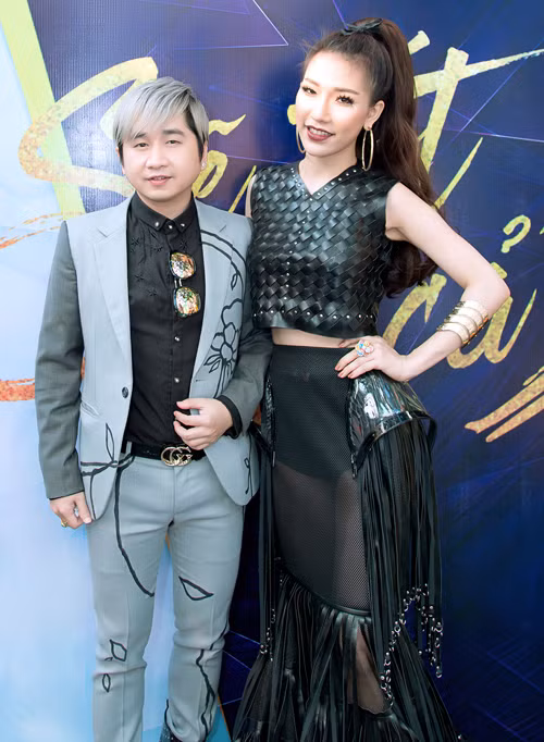 mai-quoc-viet-sanh-doi-vo-sap-cuoi-di-su-kien-2