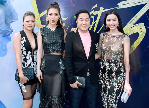 mai-quoc-viet-sanh-doi-vo-sap-cuoi-di-su-kien-5