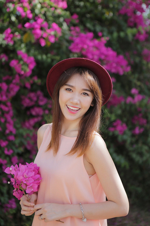 Gần đây, Hari Won đã giảm được 6 kg sau thời gian kiên trì ăn kiêng. Vì vậy, trông cô mảnh mai hơn trước. hari-won-dep-mong-manh-sau-khi-giam-6-kg-2