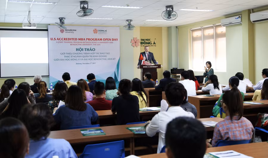 Hội thảo giới thiệu chương trình liên kết đào tạo trình độ thạc sĩ Quản trị kinh doanh (MBA).