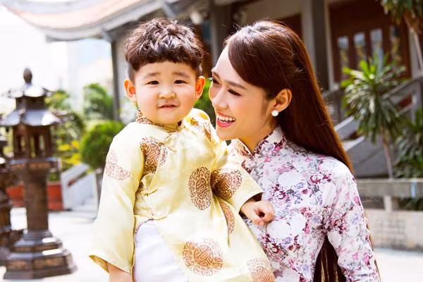 nhung my nhan viet lam me tu tuoi teen, nguoi cuoi cung bat ngo nhat - 3