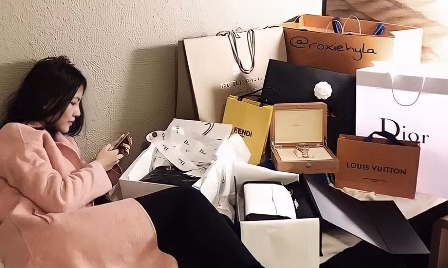 Sửu, Mùi, Hợi vô cùng may mắn, làm đâu trúng đó trong tuần mới 6-12/5:l