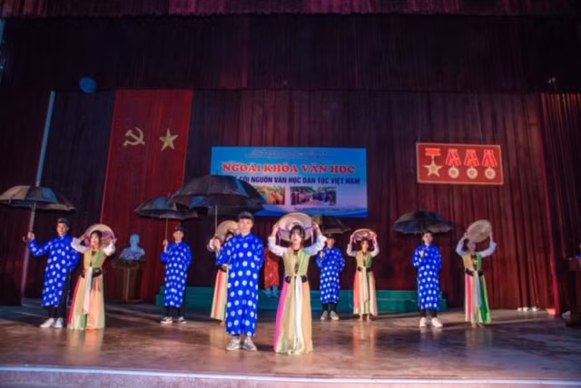 Dạy văn học dân gian Việt Nam hấp dẫn hơn với các hoạt động trải nghiệm sáng tạo. (Ảnh tư liệu)