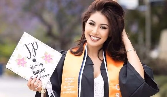 Jacqueline - em gái Jennifer Phạm