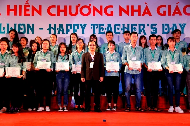 Chương trình đã trao 1.368 suất học bổng khuyến học và khuyến tài cho sinh viên, với tổng trị giá học bổng lên đến hơn 2 tỷ đồng