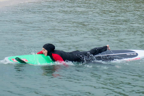 Ngôi sao "Mean Girls" tìm đến với tôn giáo mới sau rất nhiều biến cố xảy ra trong cuộc đời. lindsay-lohan-mac-ao-tam-kin-tu-dau-den-chan-sau-khi-hoc-dao-hoi-5