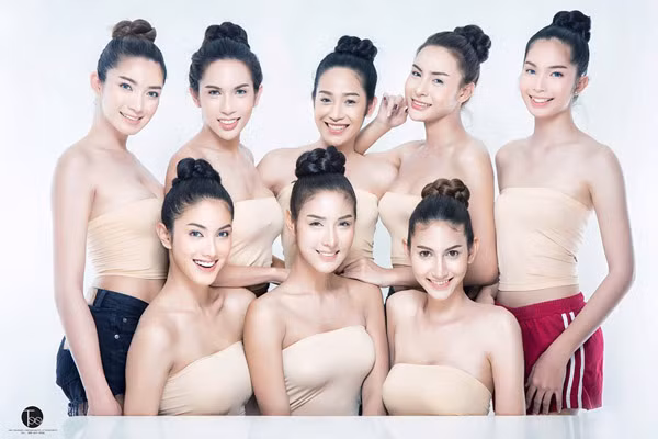 Nadia nổi bật bên những người đẹp chuyển giới có tiếng của Thái Lan.