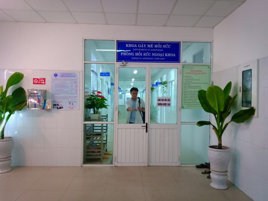 Phòng Hồi sức ngoại ngoại khoa nơi bênh nhân nối cánh tay đang nằm điều trị. Phòng Hồi sức ngoại ngoại khoa nơi bênh nhân nối cánh tay đang nằm điều trị.