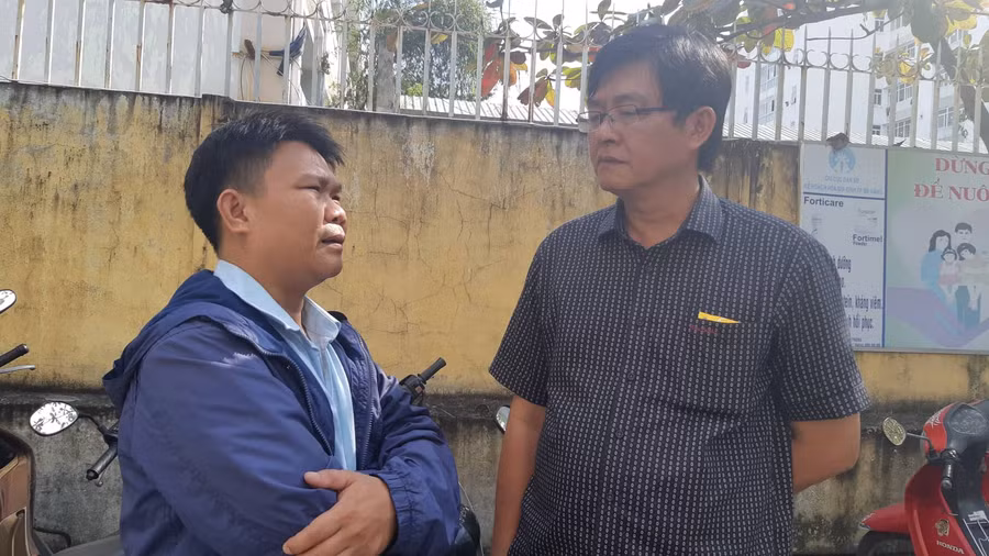 Thầy Nguyễn Minh Quân buồn đau khi nói về vụ tai nạn xảy ra với đoàn xe giảng viên, sinh viên nhà trường. Thầy Nguyễn Minh Quân buồn đau khi nói về vụ tai nạn xảy ra với đoàn xe giảng viên, sinh viên nhà trường.