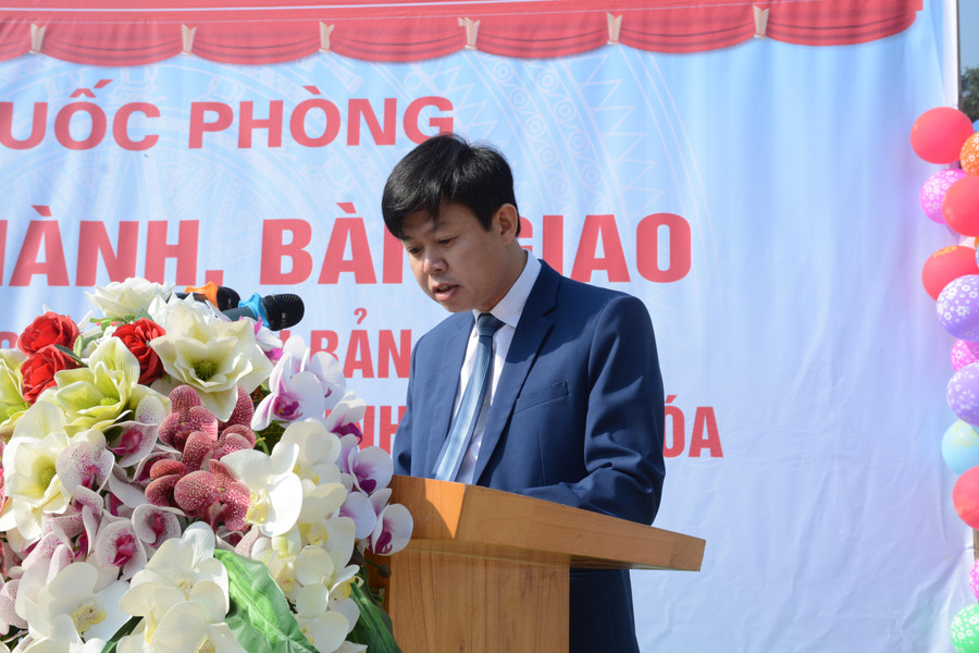 Ông Lê Hồng Quang, Chủ tịch UBND huyện Quan Sơn phát biểu tại buổi lễ.