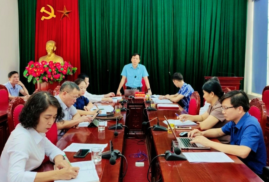 UBND huyện Sông Mã họp bàn về công tác chuẩn bị cho Kỳ thi tốt nghiệp THPT năm 2023. UBND huyện Sông Mã họp bàn về công tác chuẩn bị cho Kỳ thi tốt nghiệp THPT năm 2023.