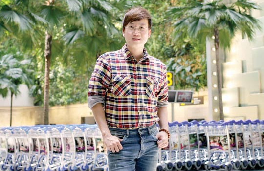 "Xưa, tôi yêu một cô rất đẹp, nhưng cổ thích quản lý tôi, nên tôi sợ lắm. Tôi thích con gái hiền dịu và thoải mái".