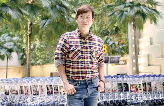 "Xưa, tôi yêu một cô rất đẹp, nhưng cổ thích quản lý tôi, nên tôi sợ lắm. Tôi thích con gái hiền dịu và thoải mái".