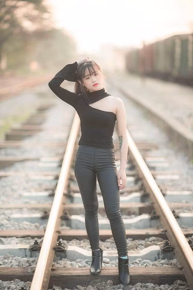 9x xinh đẹp mong muốn “lấn sân” vào showbiz Việt ảnh 5