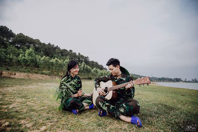 Thú vị bộ ảnh kỷ yếu mang màu xanh áo lính của học sinh Nghệ An ảnh 9