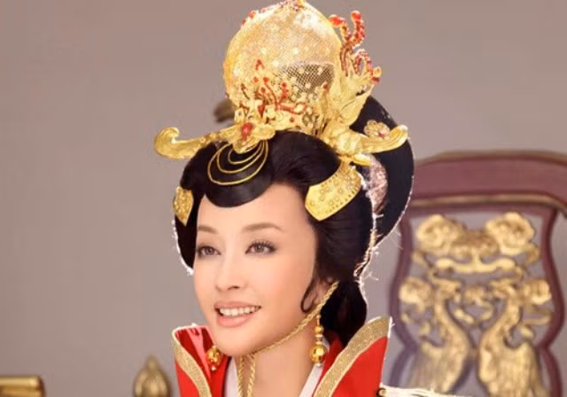 422 ngày ngồi tù của ngôi sao Lưu Hiểu Khánh “Võ Tắc Thiên“