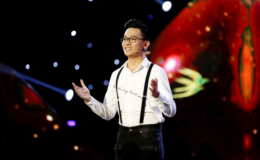 Hành trình từ chàng trai nói lắp tới MC truyền hình của thầy giáo hot boy ảnh 2 Hành trình từ chàng trai nói lắp tới MC truyền hình của thầy giáo hot boy ảnh 2