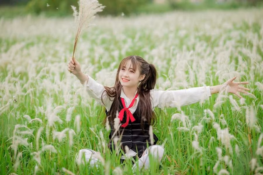 9x xinh đẹp mong muốn “lấn sân” vào showbiz Việt ảnh 2