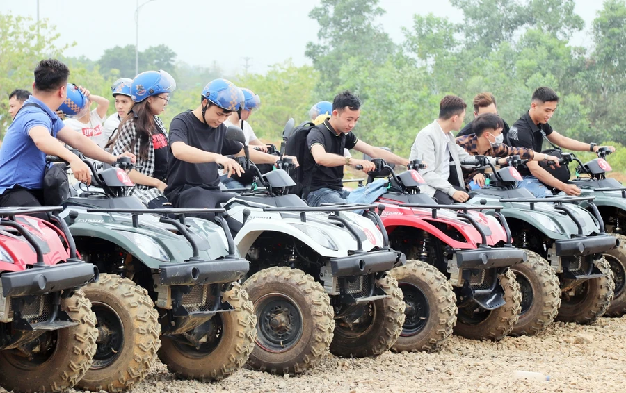 Trải nghiệm cảm giác mạnh, khám phá thiên nhiên cùng “quái thú” ATV