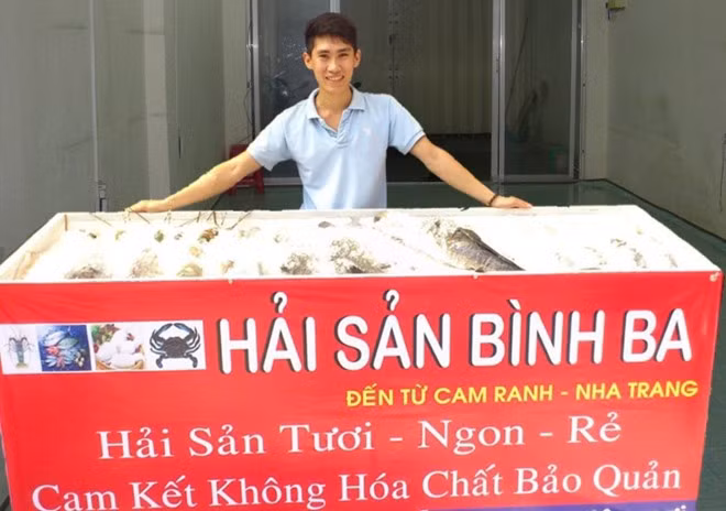 9X gác bằng đại học, đi bán cá, trà chanh vỉa hè