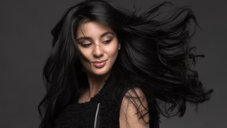 Một số chất dinh dưỡng cho tóc có thể trì hoãn sự xuất hiện của các triệu chứng lão hóa. (Ảnh: ITN) Một số chất dinh dưỡng cho tóc có thể trì hoãn sự xuất hiện của các triệu chứng lão hóa. (Ảnh: ITN)