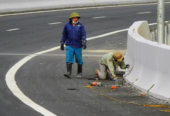 Cận cảnh cao tốc 12.000 tỷ đồng ở Quảng Ninh trước ngày thông xe ảnh 8 Cao tốc 12.000 tỷ đồng ở Quảng Ninh trước ngày thông xe