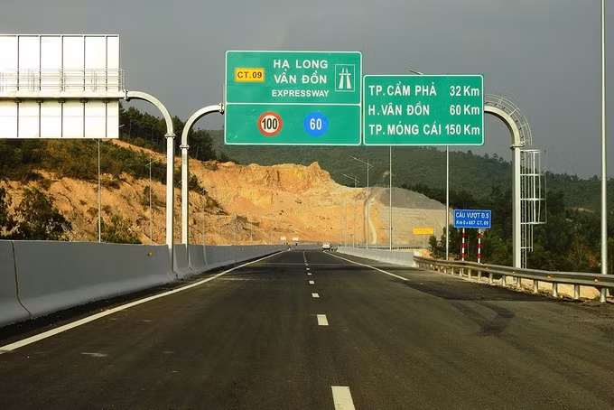 Cận cảnh cao tốc 12.000 tỷ đồng ở Quảng Ninh trước ngày thông xe