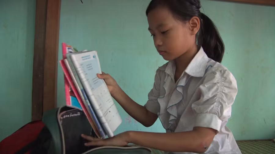 Giáo viên vùng cao chăm lo từng bữa ăn cho học trò nghèo - Ảnh 3.