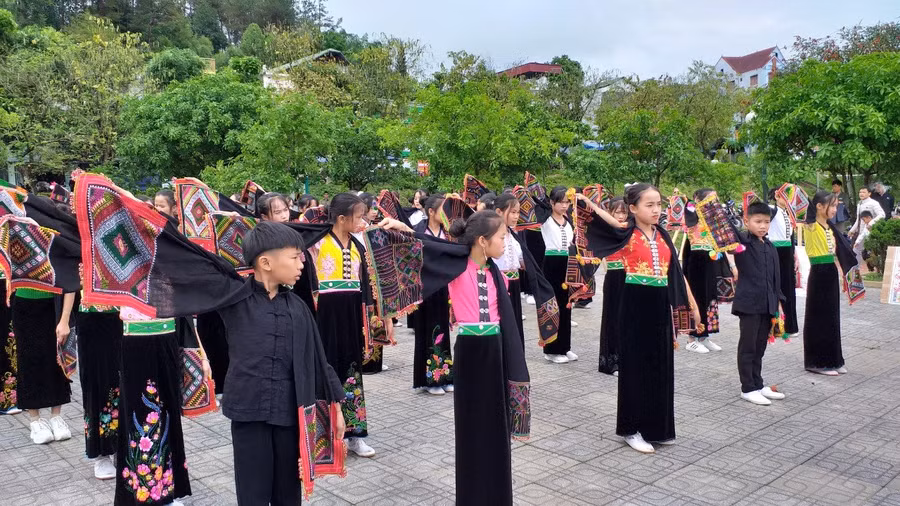 Trường THCS Mường Kim