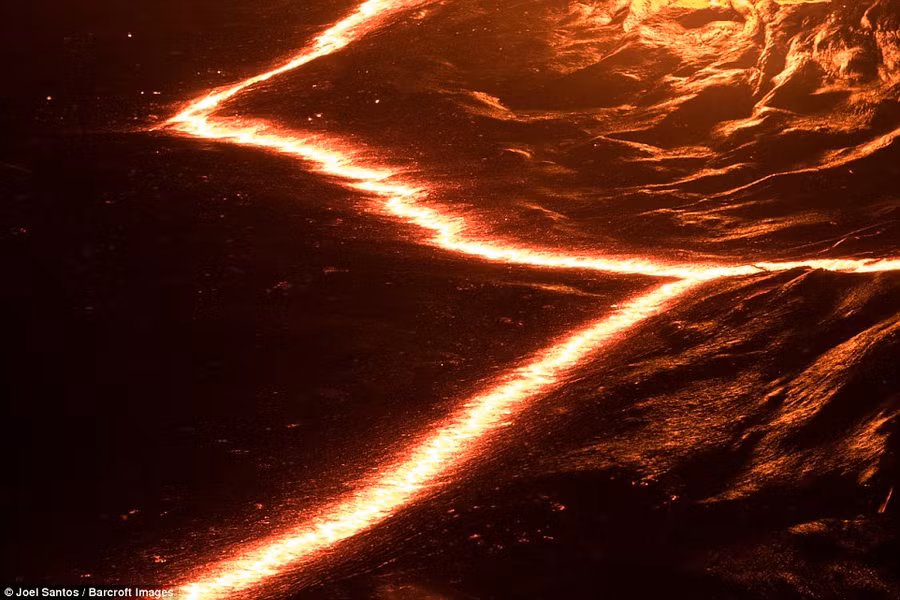 Cận cảnh “cánh cửa địa ngục” đáng sợ nhất thế giới không ai dám lại gần ảnh 3