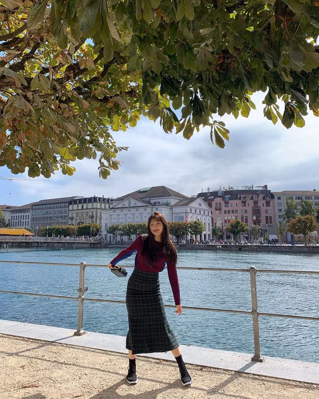 Mấy nàng thích mặc đẹp sao có thể làm ngơ trước 12 cách diện chân váy xinh "mê ly rụng rốn" này của sao Hàn? - Ảnh 6.