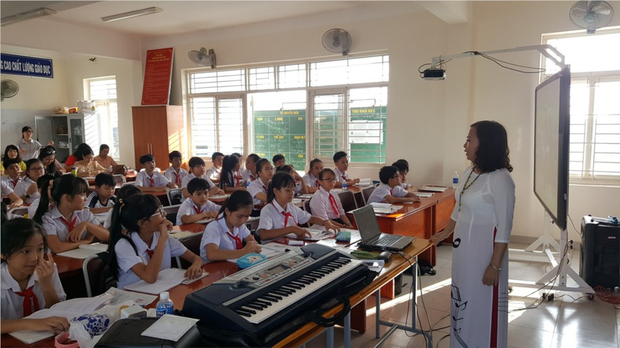 Các môn nghệ thuật cần được quan tâm đúng mức vì nó "ảnh hưởng đến nhân sinh quan của mỗi đứa trẻ và làm cho con người nhân văn hơn". Các môn nghệ thuật cần được quan tâm đúng mức vì nó "ảnh hưởng đến nhân sinh quan của mỗi đứa trẻ và làm cho con người nhân văn hơn".