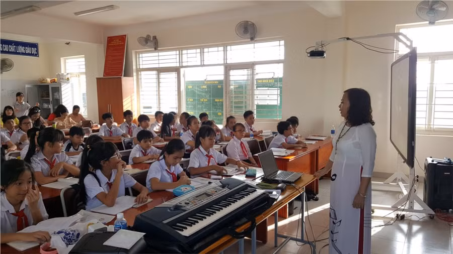 Các môn nghệ thuật cần được quan tâm đúng mức vì nó "ảnh hưởng đến nhân sinh quan của mỗi đứa trẻ và làm cho con người nhân văn hơn".